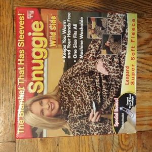 Snuggie Leopard print fleece blanket